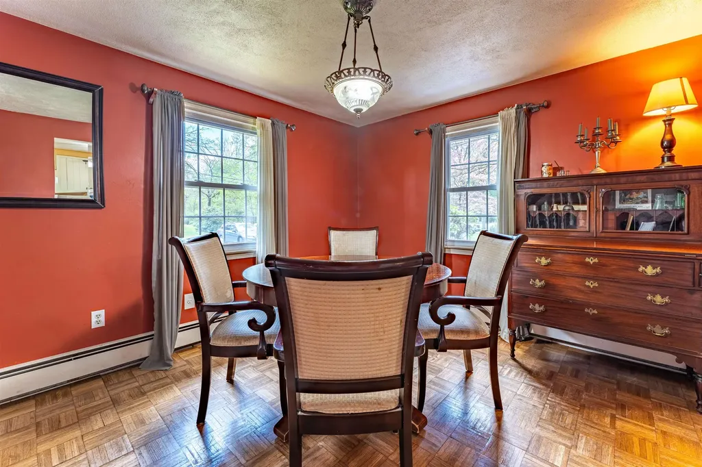 34 Oakhill Avenue Attleboro MA 02703