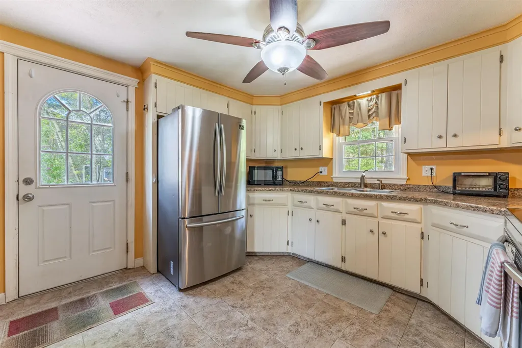 34 Oakhill Avenue Attleboro MA 02703