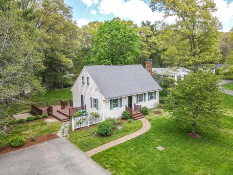 34 Oakhill Avenue Attleboro MA 02703