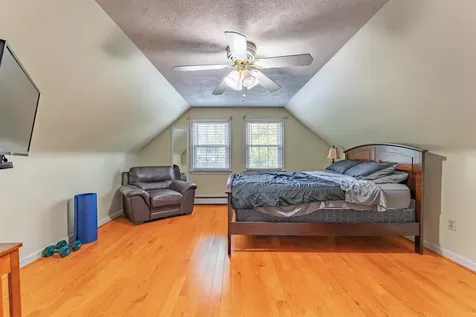34 Oakhill Avenue Attleboro MA 02703