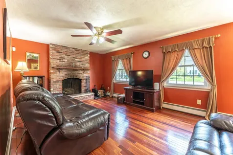 34 Oakhill Avenue Attleboro MA 02703