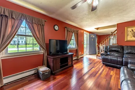 34 Oakhill Avenue Attleboro MA 02703