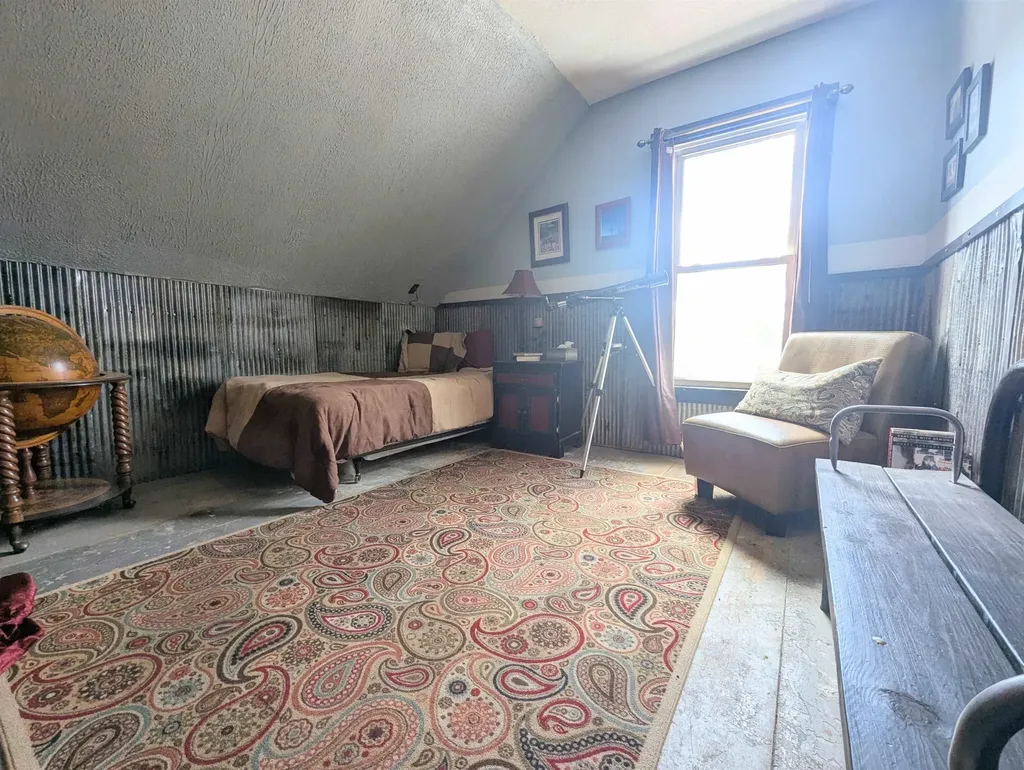 1292 Us Route 2 Marshfield VT 05658