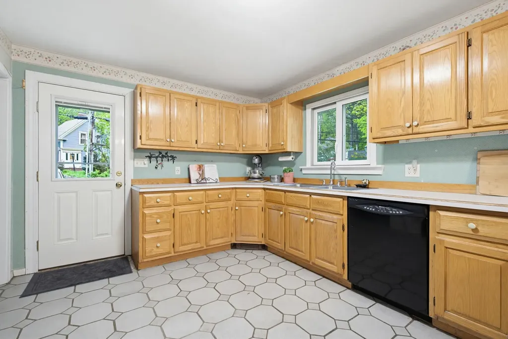 16 Depot Street New Boston NH 03070