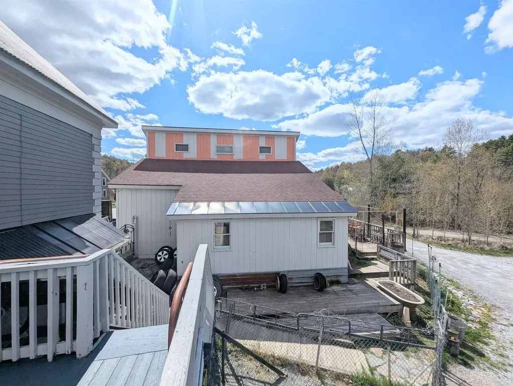 1292 Us Route 2 Marshfield VT 05658