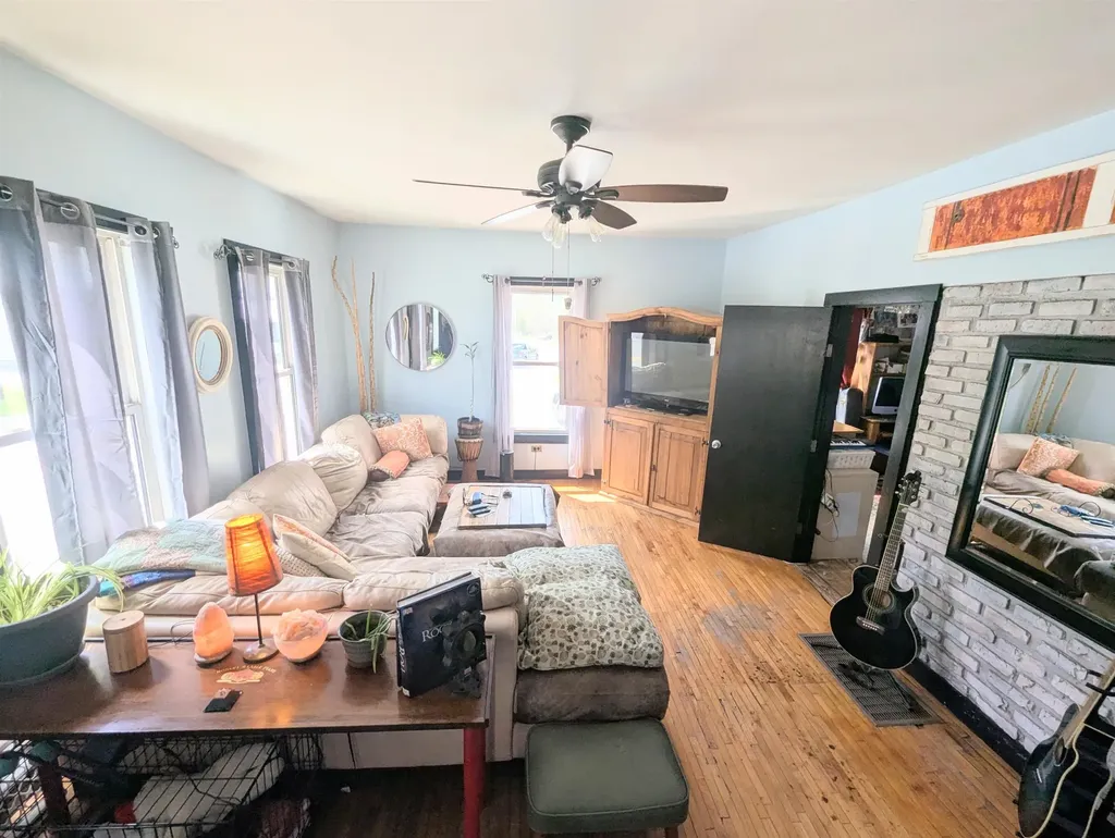 1292 Us Route 2 Marshfield VT 05658