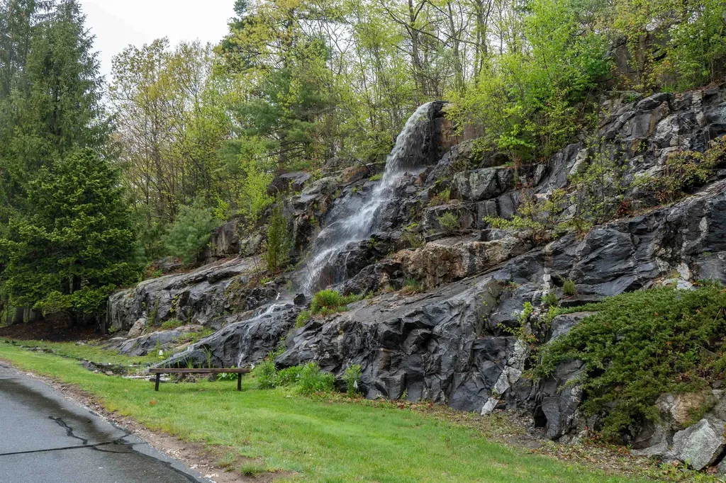 9 Bristol Hill Road Windham NH 03087