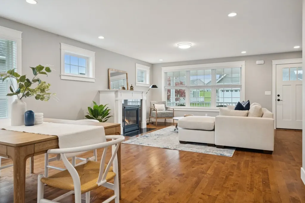 14 Mulberry Lane Epping NH 03042