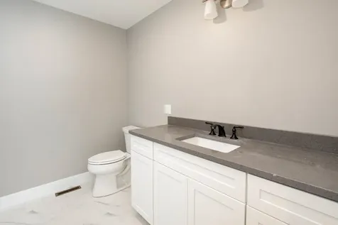 14 Mulberry Lane Epping NH 03042