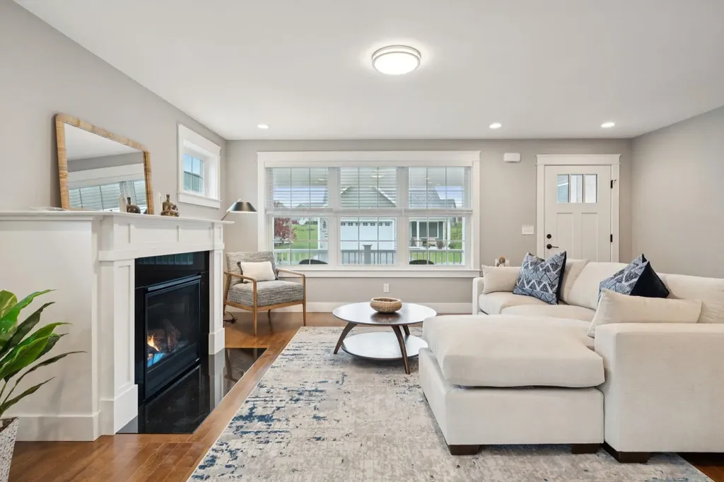 14 Mulberry Lane Epping NH 03042