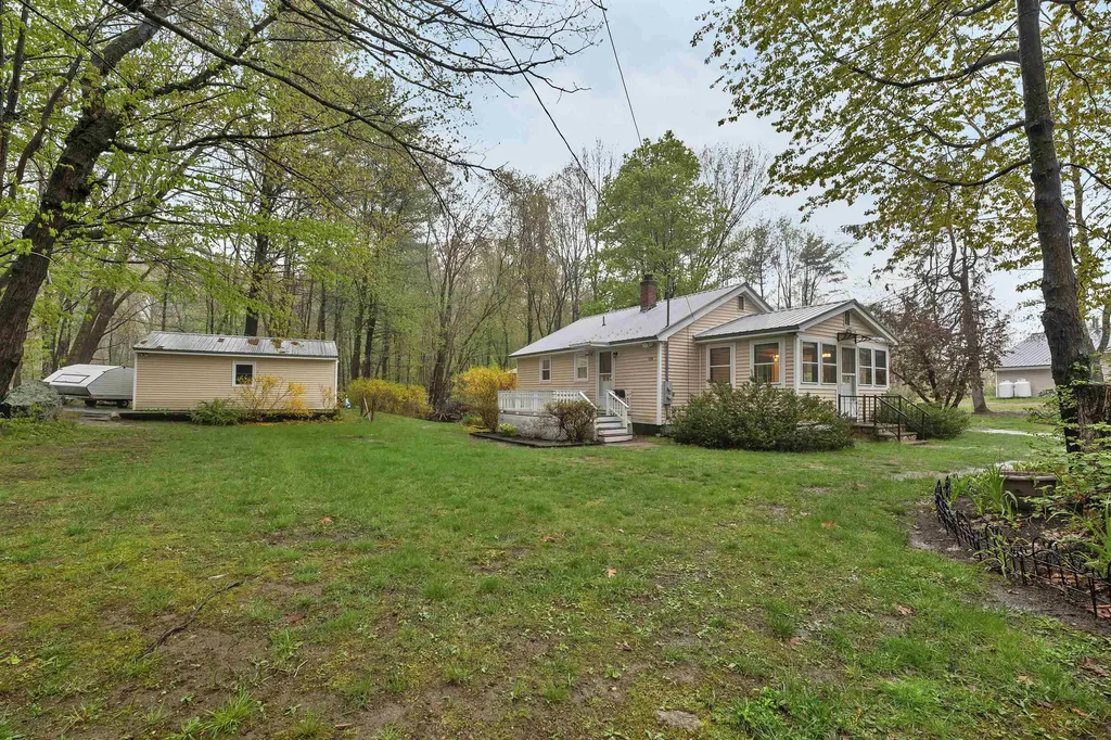 109 Barden Hill Road Hillsborough NH 03244
