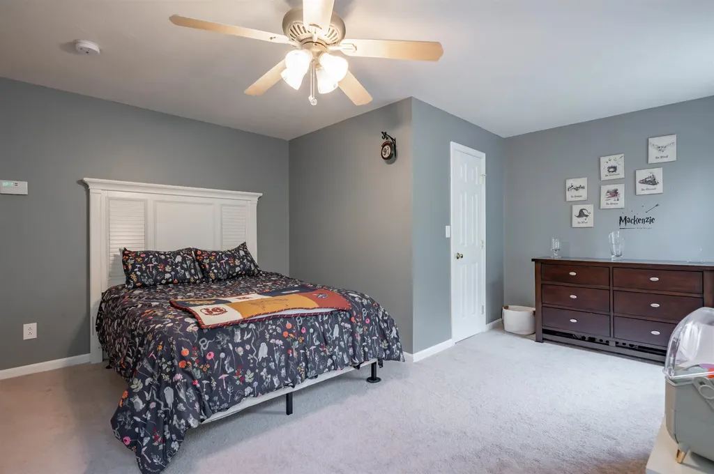 27 Pierce Lane Hollis NH 03049