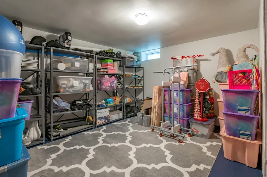 27 Pierce Lane Hollis NH 03049