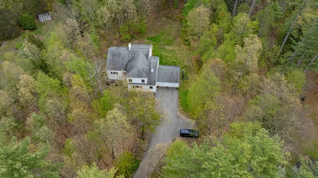 27 Pierce Lane Hollis NH 03049