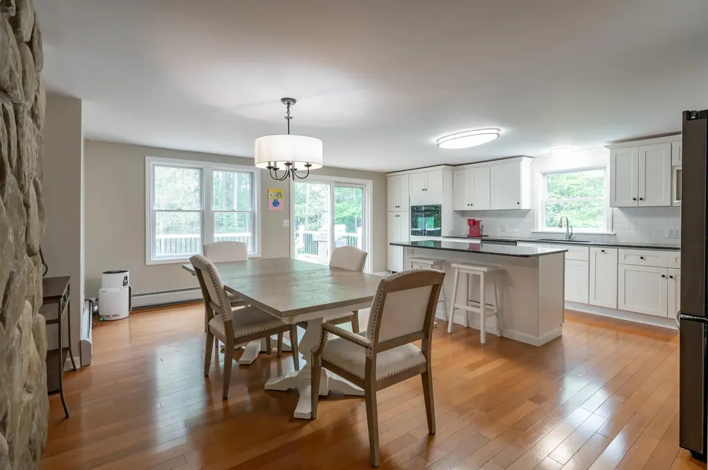 27 Pierce Lane Hollis NH 03049