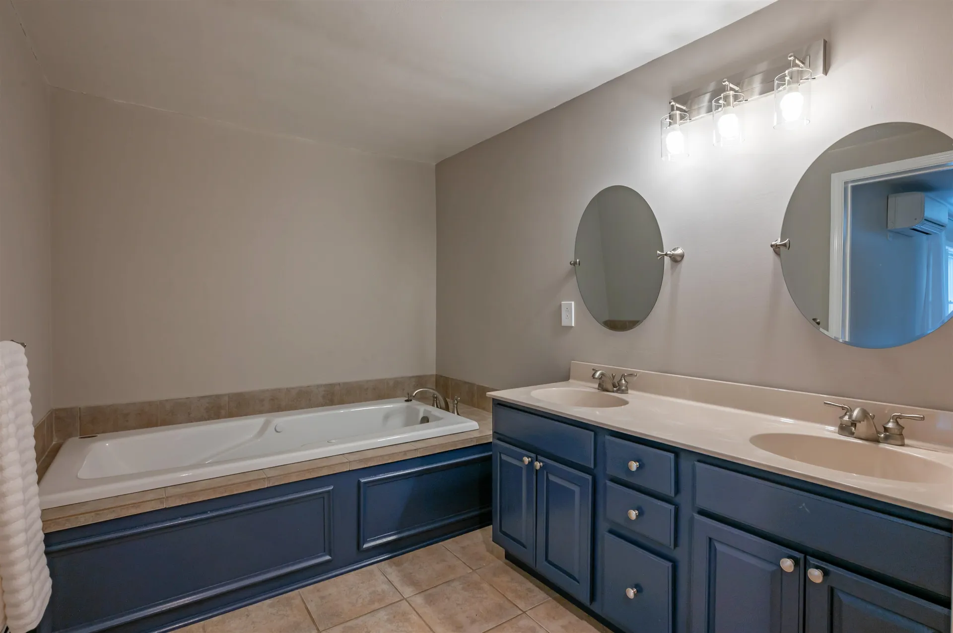 27 Pierce Lane Hollis NH 03049