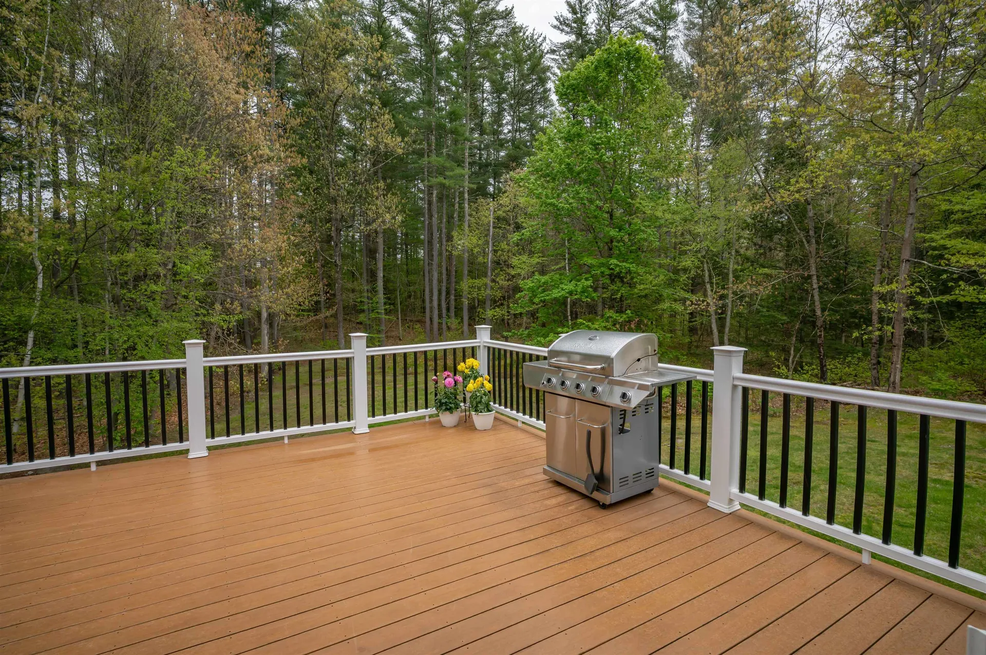 27 Pierce Lane Hollis NH 03049