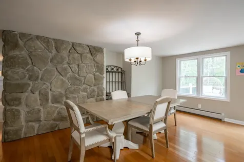 27 Pierce Lane Hollis NH 03049