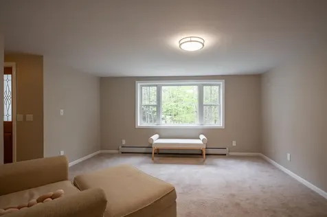 27 Pierce Lane Hollis NH 03049