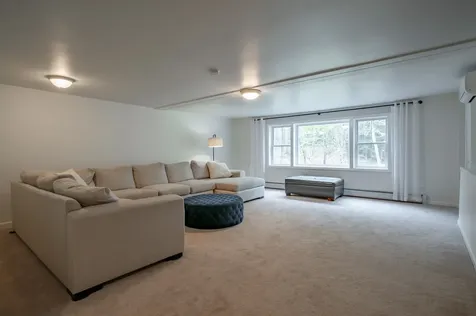 27 Pierce Lane Hollis NH 03049