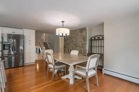 27 Pierce Lane Hollis NH 03049