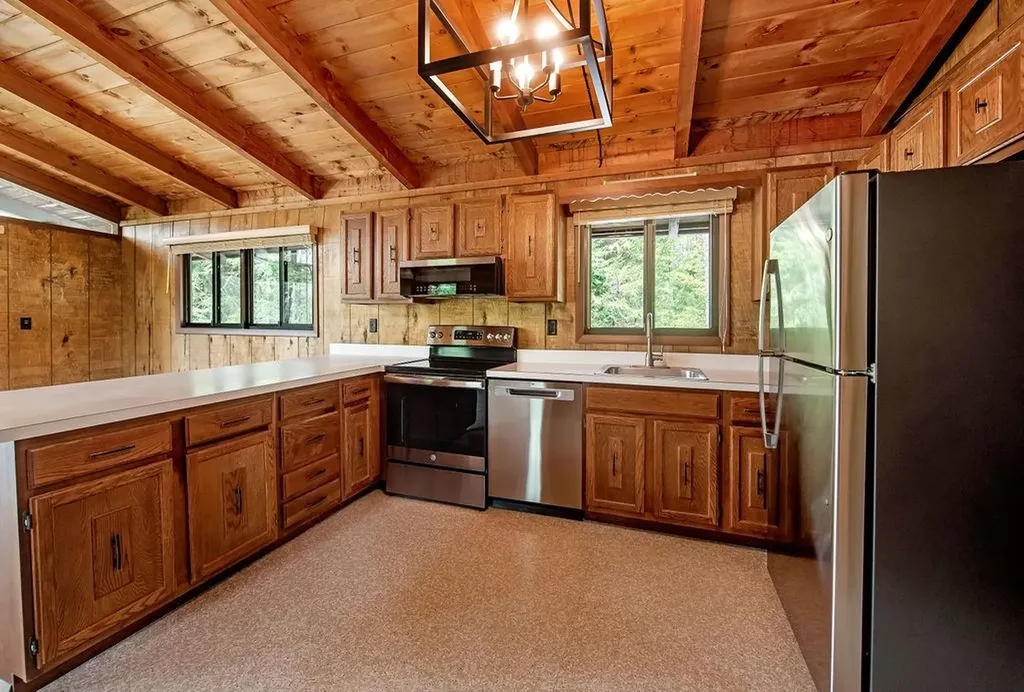23 Cornell Way Wilmington VT 05363