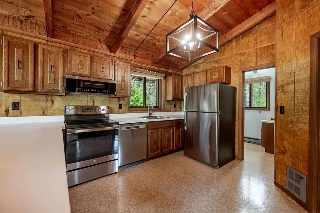 23 Cornell Way Wilmington VT 05363