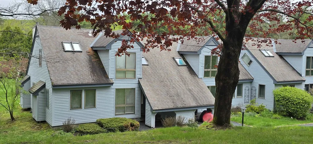 111 Lakeland Drive Hartford VT 05059