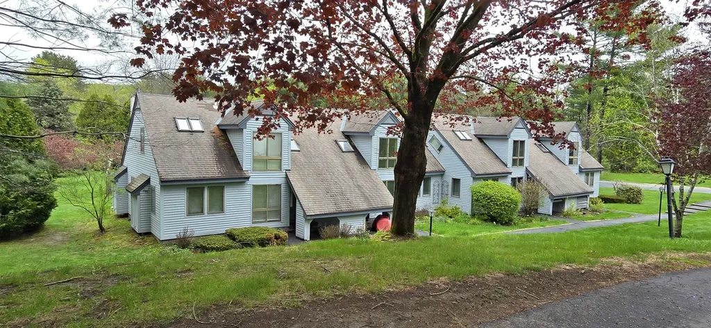111 Lakeland Drive Hartford VT 05059