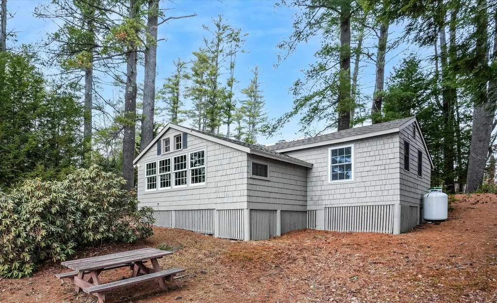 26 Pine Rock Road Hillsborough NH 03244