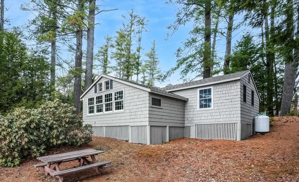 26 Pine Rock Road Hillsborough NH 03244
