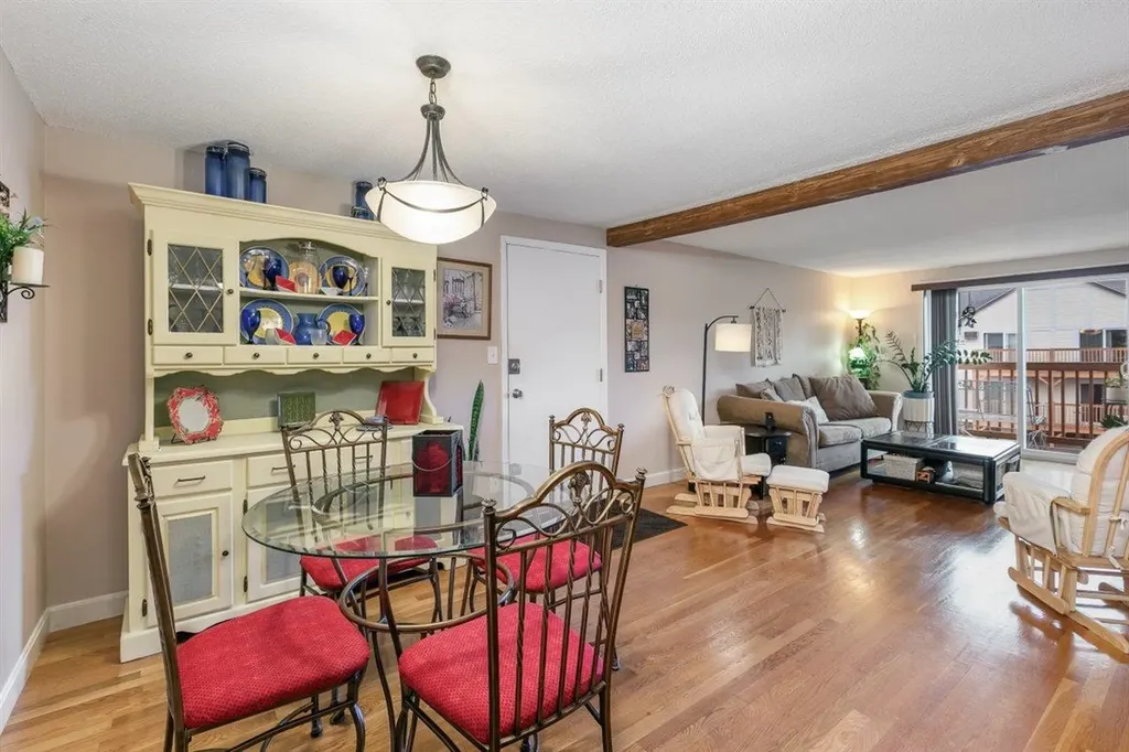 8 Lancelot Court Salem NH 03079