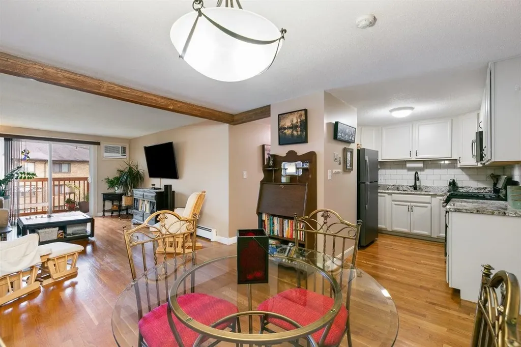 8 Lancelot Court Salem NH 03079