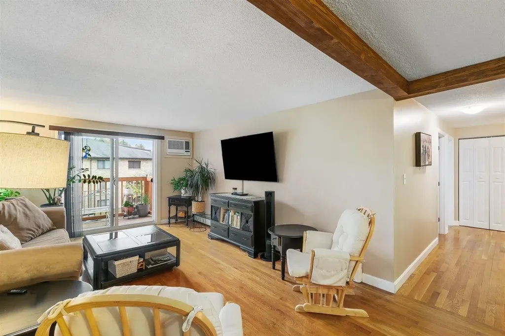 8 Lancelot Court Salem NH 03079
