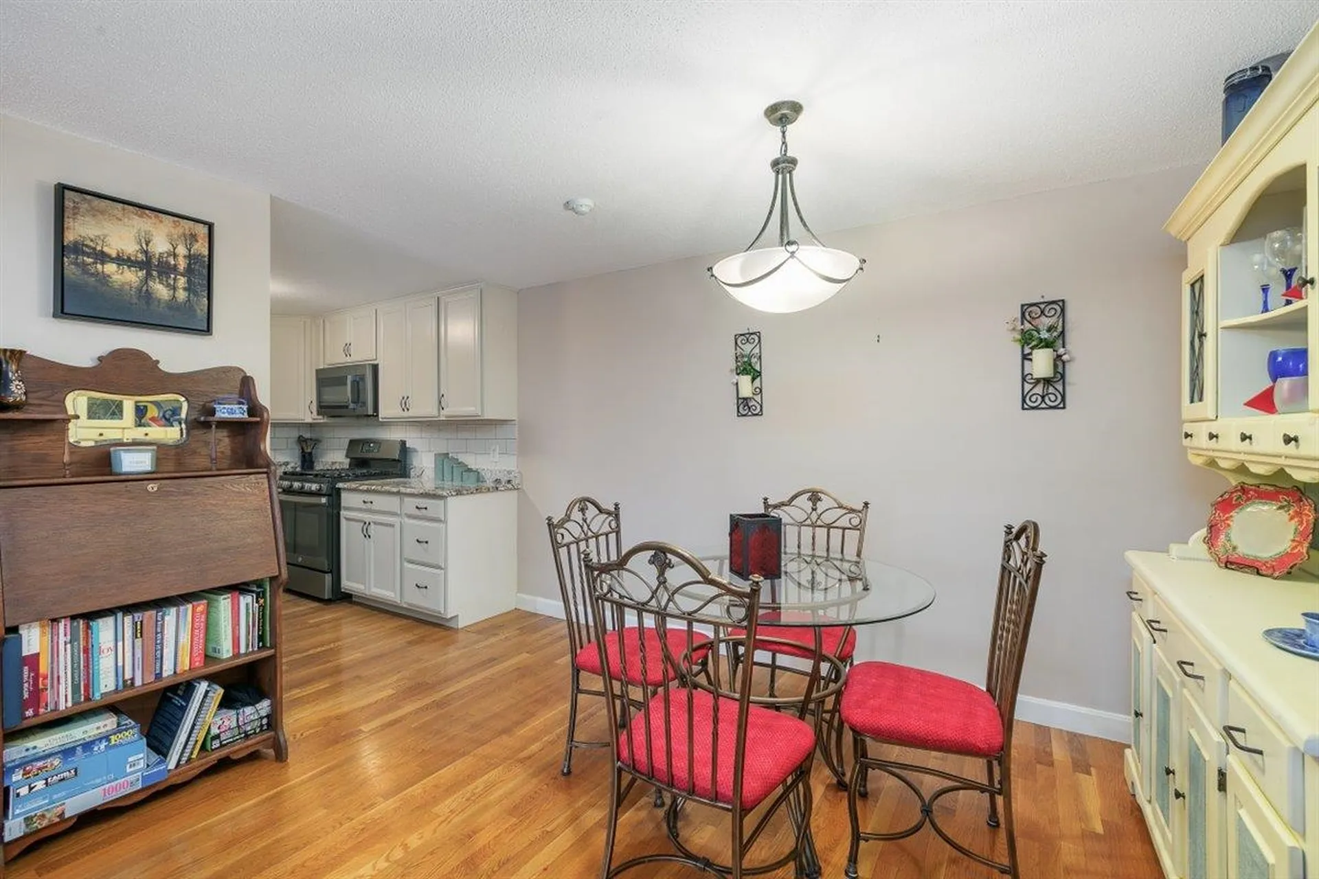 8 Lancelot Court Salem NH 03079