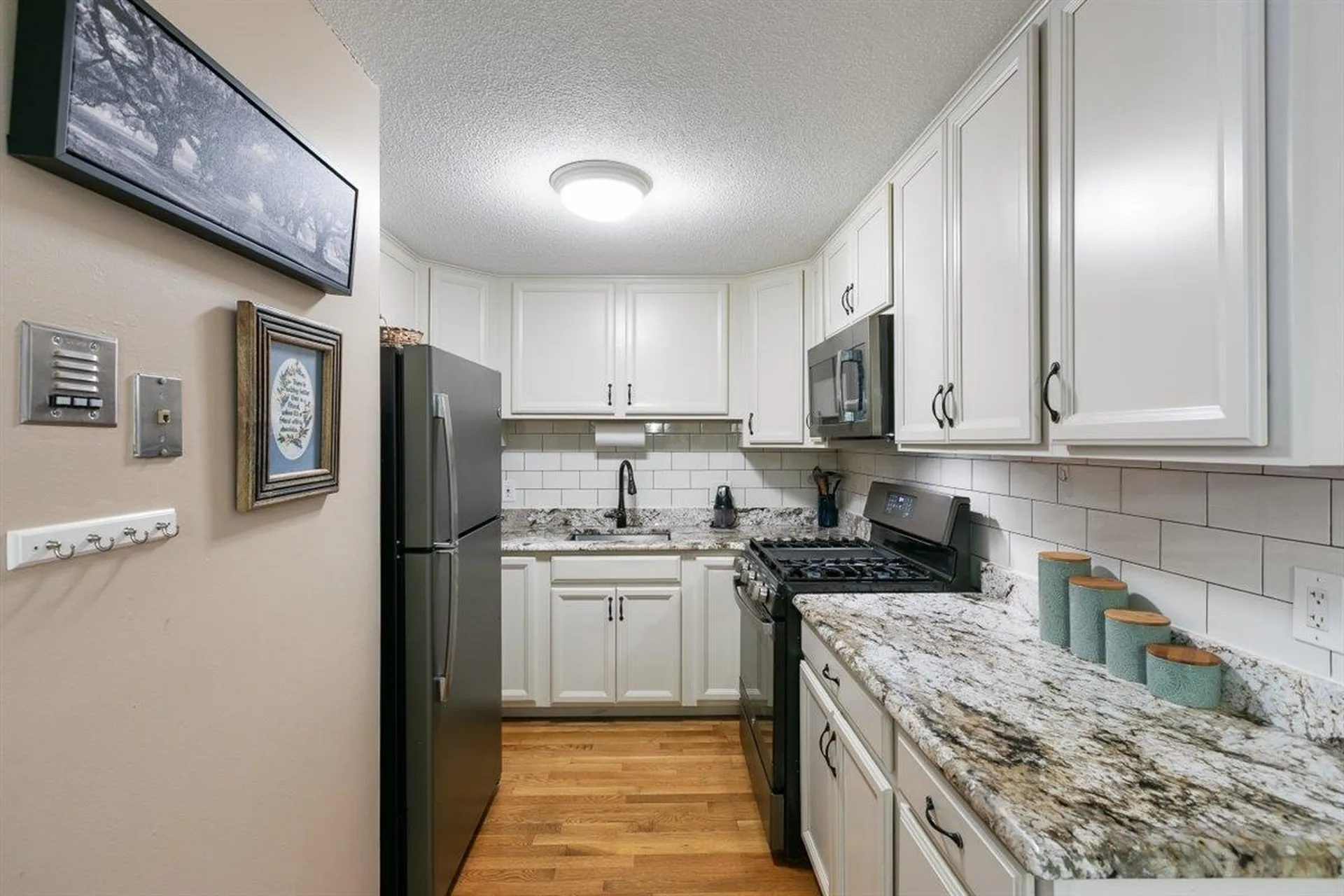 8 Lancelot Court Salem NH 03079