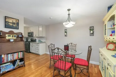 8 Lancelot Court Salem NH 03079