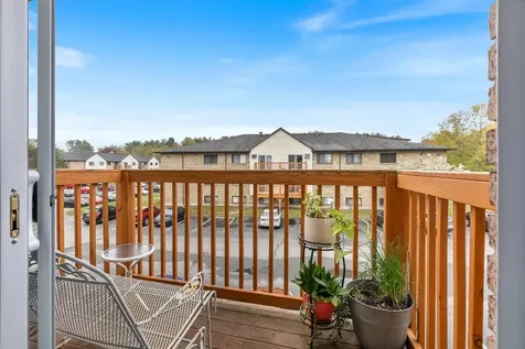 8 Lancelot Court Salem NH 03079