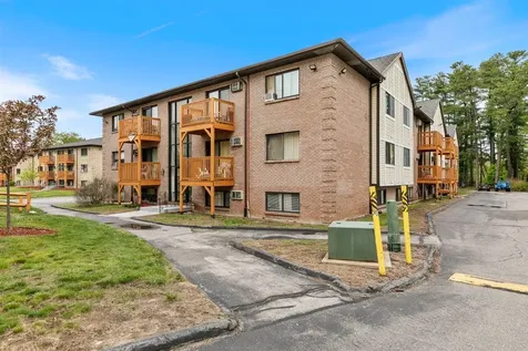 8 Lancelot Court Salem NH 03079