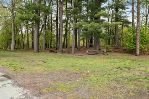 8 Lancelot Court Salem NH 03079