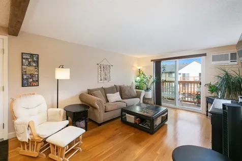 8 Lancelot Court Salem NH 03079