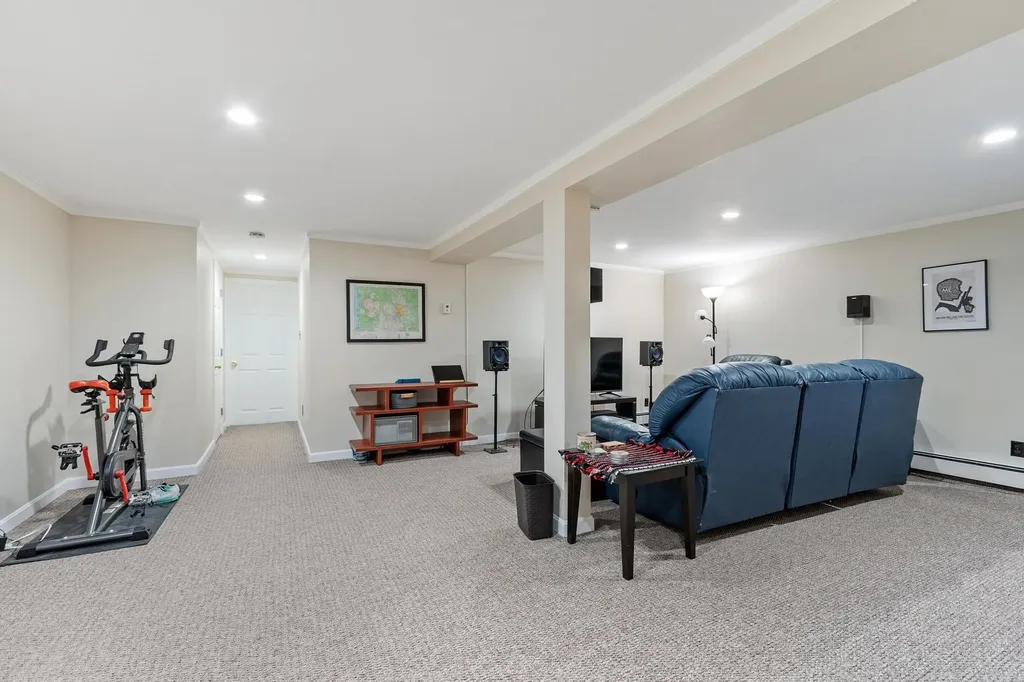 18 Iceland Circle Keene NH 03431