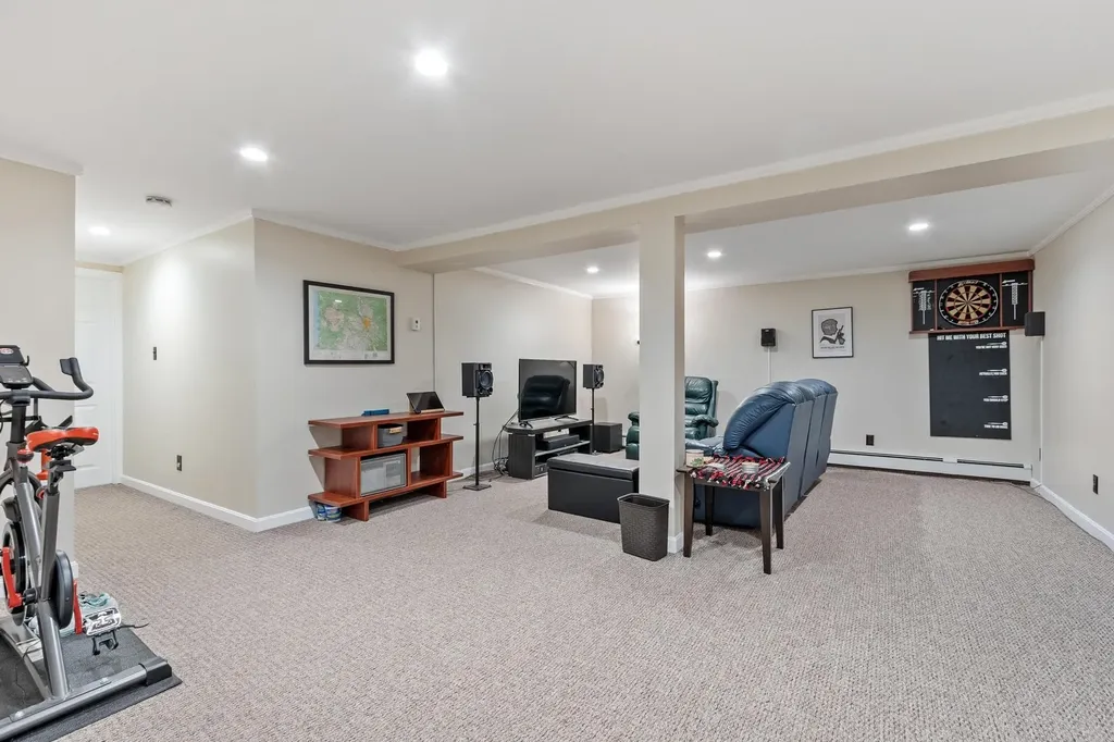 18 Iceland Circle Keene NH 03431