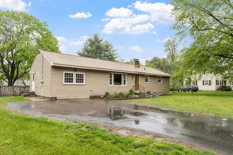 18 Iceland Circle Keene NH 03431