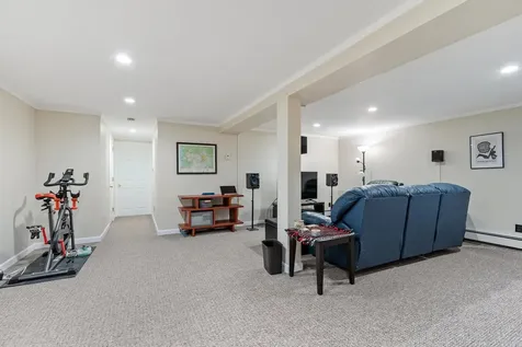 18 Iceland Circle Keene NH 03431