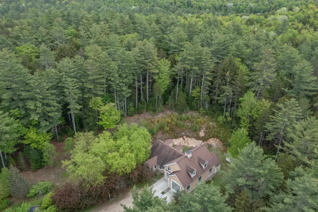 176 Amory Leland Drive Thornton NH 03285
