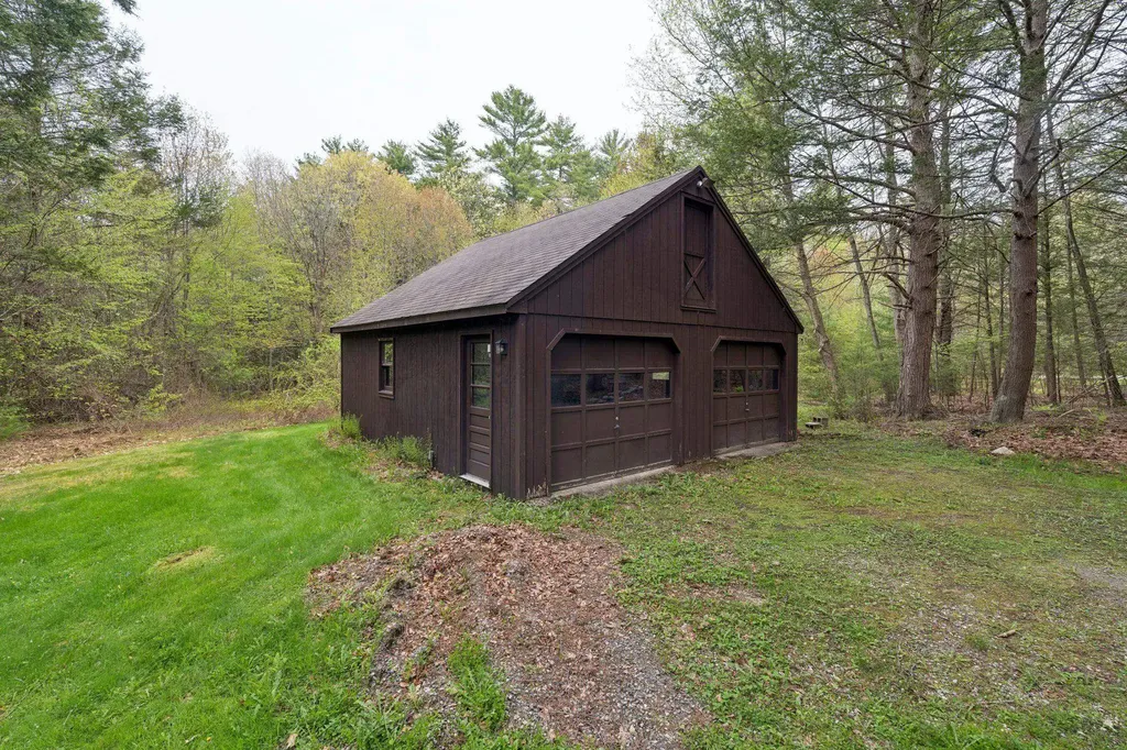 12 Hemlock Road Kensington NH 03833