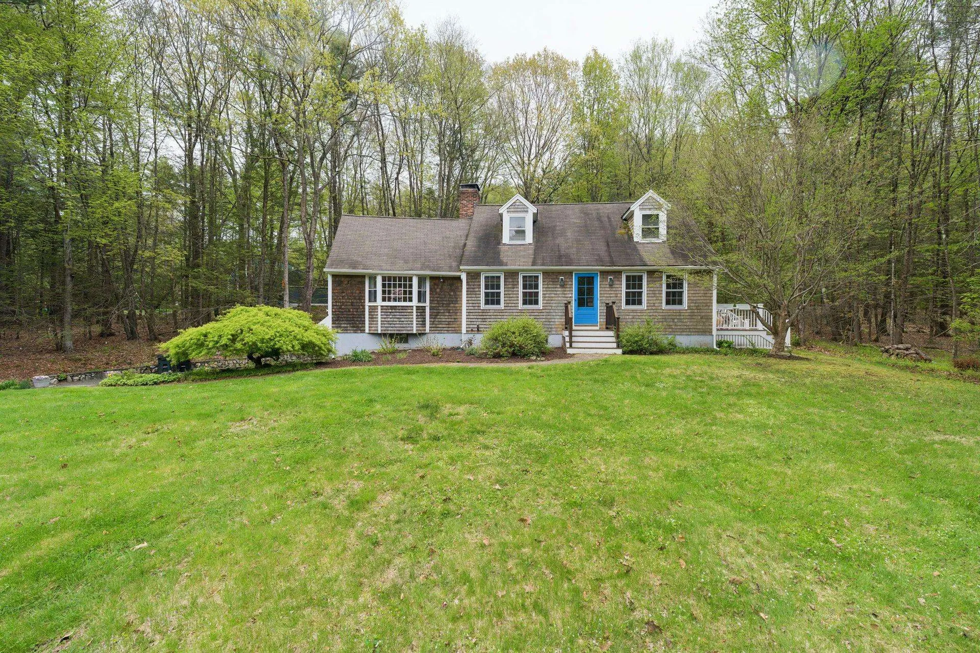 Kensington NH, 12 Hemlock Road