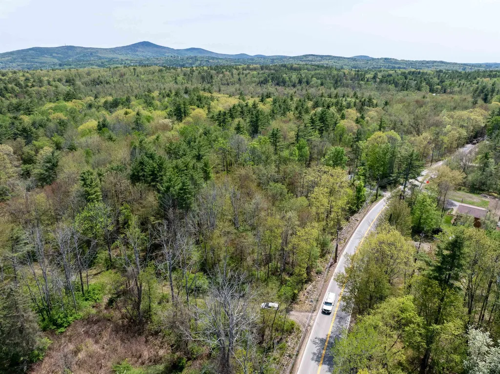 547 White Oaks Road Laconia NH 03246