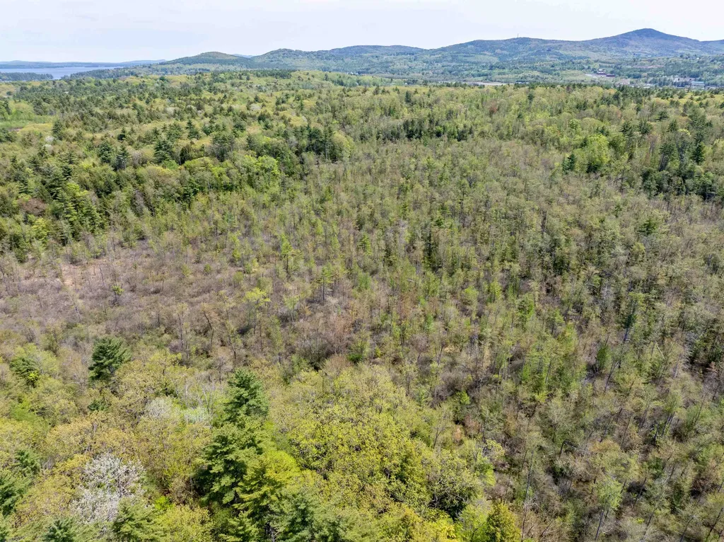 547 White Oaks Road Laconia NH 03246